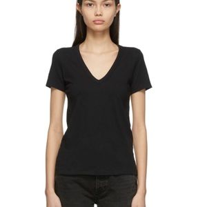 Great tee. Like new condition rag & bone